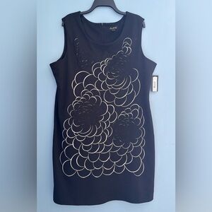 Elegant Black Midi Dress with Floral Embroidery